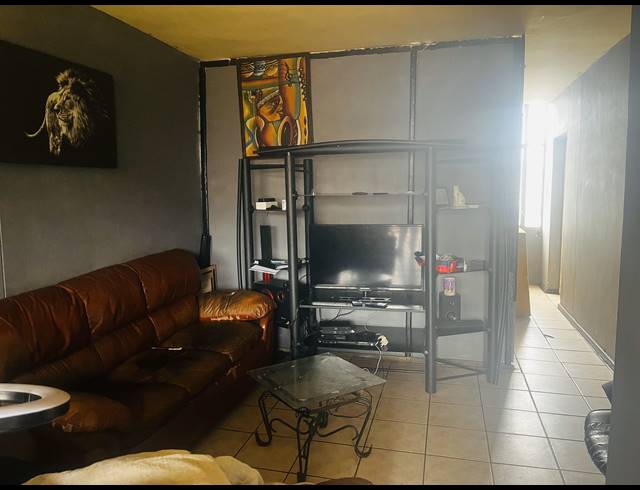 2.5 BEDROOM APARTMENT FOR SALE IN SUNNYSIDE